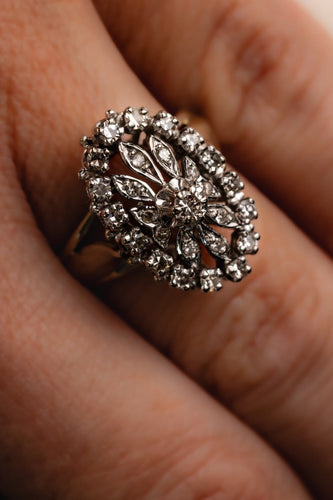 Bague 51 Bague marquise en or gris 18 carats et diamants 58 Facettes A-035