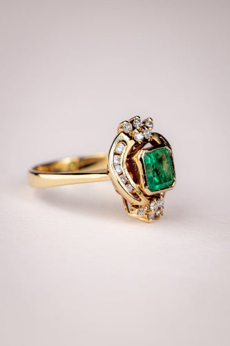 Bague 54 Bague des années 50 en or jaune 18 carats, émeraude et diamants 58 Facettes A-031