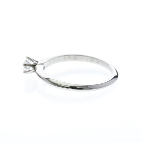 Bague Tiffany & Co. - Bague solitaire Tiffany Setting en platine avec diamant taille brillant G/VVS2 58 Facettes a1p96qrmuf