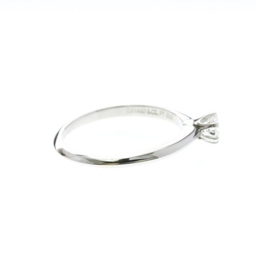 Bague Tiffany & Co. - Bague solitaire Tiffany Setting en platine avec diamant taille brillant G/VVS2 58 Facettes a1p96qrmuf