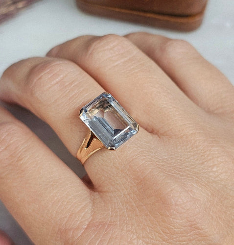 Bague 55 Bague cocktail en or rose 18 carats avec spinelle synthétique bleu 58 Facettes 770