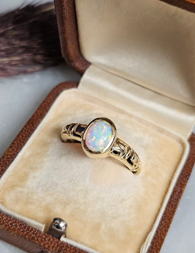 Bague 55 Bague jonc en or jaune 14 carats avec opale de synthèse 58 Facettes 689