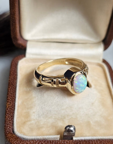 Bague 55 Bague jonc en or jaune 14 carats avec opale de synthèse 58 Facettes 689