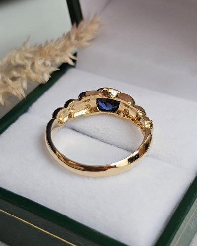 Bague 55.5 Bague en or jaune 18 carats, saphir Verneuil synthétique et diamants 58 Facettes 623