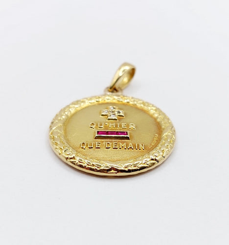Pendentif Augis - Pendentif médaille d’amour en or 18k, diamant et rubis, 27 mm, vers 1950 58 Facettes A08040