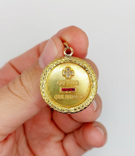 Pendentif Augis - Pendentif médaille d’amour en or 18k, diamant et rubis, 27 mm, vers 1950 58 Facettes A08040