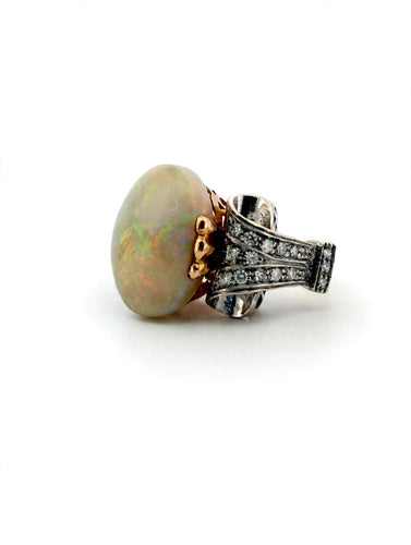 Bague 58 Bague en or jaune et blanc 18k, opale et diamants 58 Facettes 605/26 G