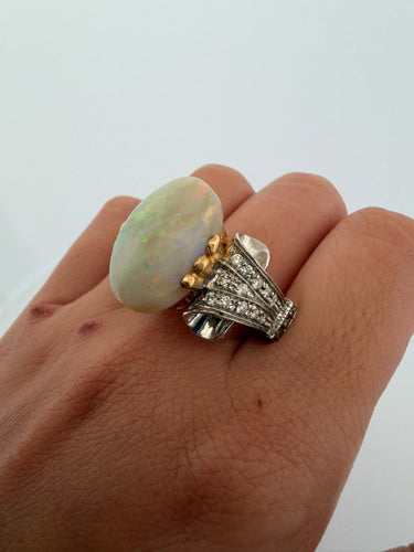 Bague 58 Bague en or jaune et blanc 18k, opale et diamants 58 Facettes 605/26 G