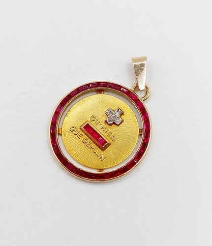 Pendentif Augis - Pendentif médaille d’amour en or 18k, diamants et rubis calibrés 58 Facettes A08046