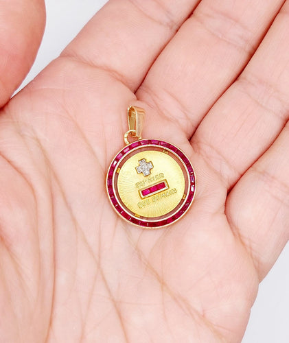 Pendentif Augis - Pendentif médaille d’amour en or 18k, diamants et rubis calibrés 58 Facettes A08046