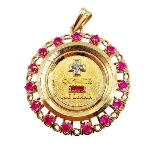 Pendentif Augis - Pendentif médaille d’amour en or 18k, diamants et rubis 58 Facettes A08047