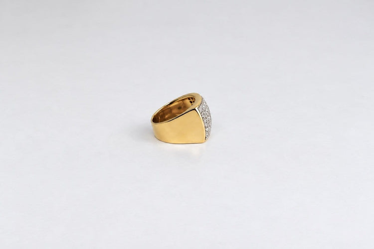 Bague 52.5 Bague chevalière contemporaine en or jaune 18k et diamants 58 Facettes LP1956/MUNNB
