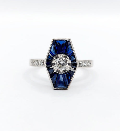 Bague 60.5 Bague marquise Art déco en or blanc 18k, diamant taille ancienne et saphirs synthétiques 58 Facettes A08032