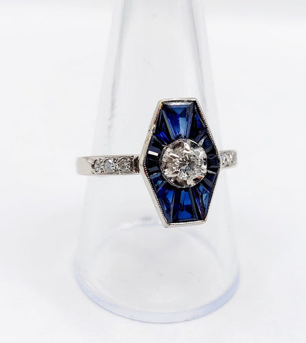 Bague 60.5 Bague marquise Art déco en or blanc 18k, diamant taille ancienne et saphirs synthétiques 58 Facettes A08032