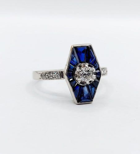 Bague 60.5 Bague marquise Art déco en or blanc 18k, diamant taille ancienne et saphirs synthétiques 58 Facettes A08032