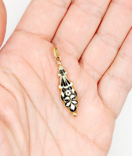 Pendentif Pendentif victorien en or 18k, fleur émaillée, vers 1880 58 Facettes A08025