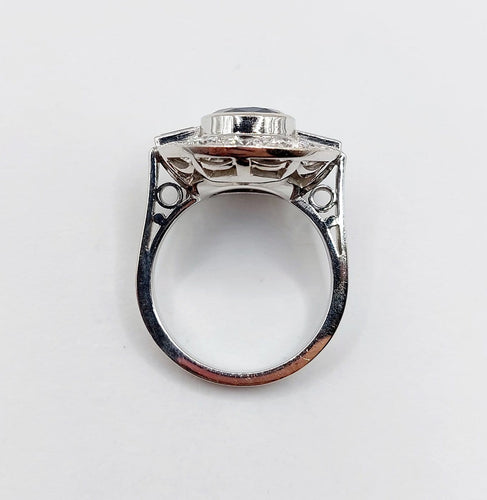 Bague 58 Bague cible Art déco en or blanc 18k, saphir 3 ct et diamants 1,50 ct 58 Facettes A08031