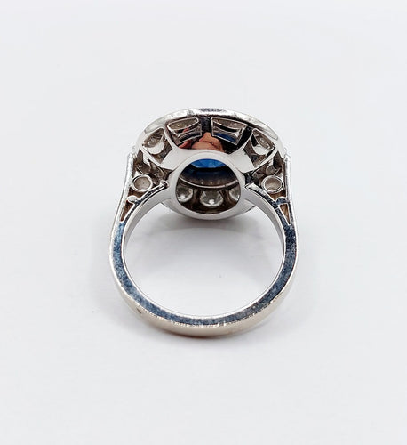 Bague 58 Bague cible Art déco en or blanc 18k, saphir 3 ct et diamants 1,50 ct 58 Facettes A08031