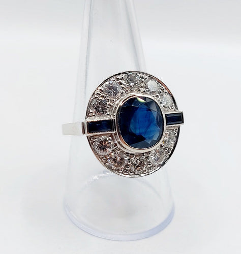 Bague 58 Bague cible Art déco en or blanc 18k, saphir 3 ct et diamants 1,50 ct 58 Facettes A08031