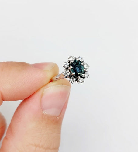 Bague 45 Bague marguerite vintage en or blanc 18k, saphir et diamants 58 Facettes A08033