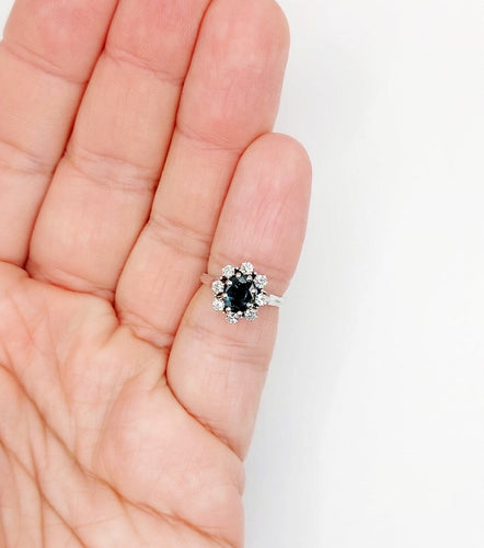 Bague 45 Bague marguerite vintage en or blanc 18k, saphir et diamants 58 Facettes A08033