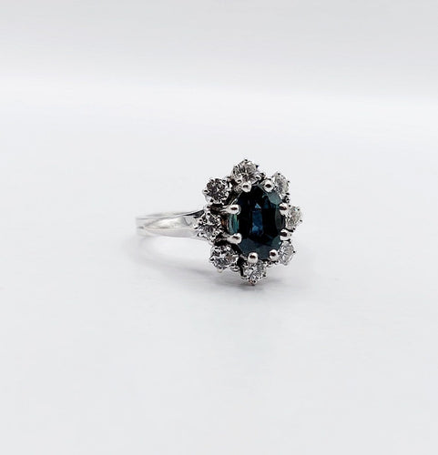 Bague 45 Bague marguerite vintage en or blanc 18k, saphir et diamants 58 Facettes A08033