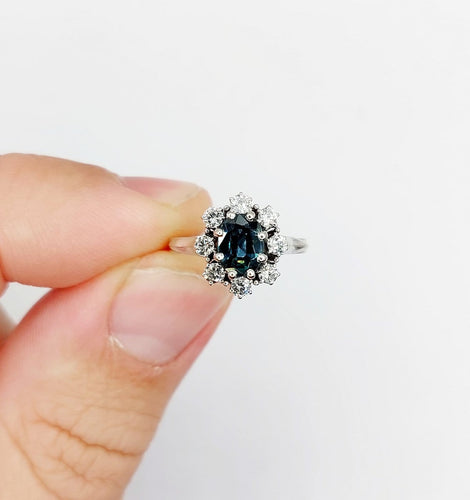 Bague 45 Bague marguerite vintage en or blanc 18k, saphir et diamants 58 Facettes A08033