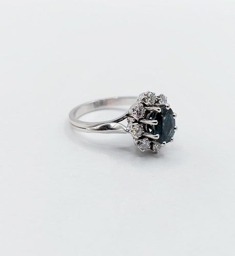 Bague 45 Bague marguerite vintage en or blanc 18k, saphir et diamants 58 Facettes A08033