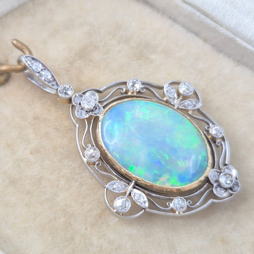Pendentif Pendentif Art nouveau en or 18K et platine, opale et diamants 58 Facettes Pendentif-001