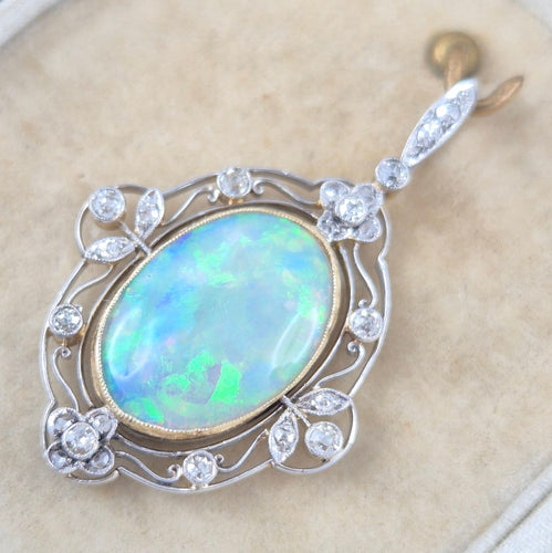 Pendentif Pendentif Art nouveau en or 18K et platine, opale et diamants 58 Facettes Pendentif-001