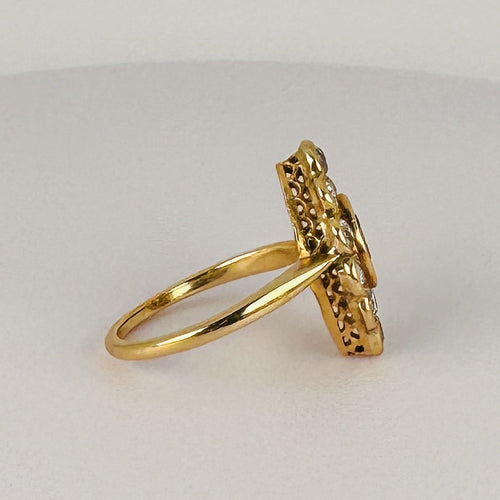 Bague 52 Bague navette en or jaune 18k, émeraude et diamants 58 Facettes