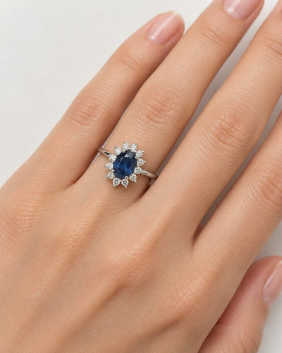 Bague 50 Bague Marguerite - Saphir bleu 1 ct, diamants et or blanc 18 carats 58 Facettes 33885