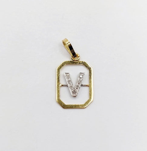 Pendentif Pendentif vintage en or 18k, lettre V et petits diamants 58 Facettes A07938