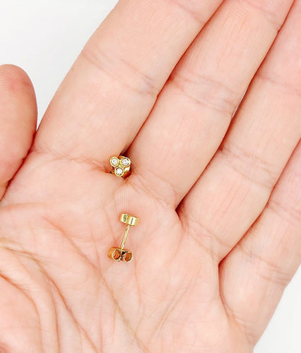 Boucles d'oreilles Puces d’oreilles vintage en or 18k et diamants 58 Facettes A07939