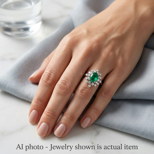 Bague 54 Bague en or blanc 18 kt, émeraude et diamants 58 Facettes AN732 (0479)