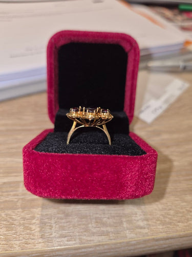 Bague 56 Bague fleur en or jaune 18k et grenats, taille 56 58 Facettes STBO102