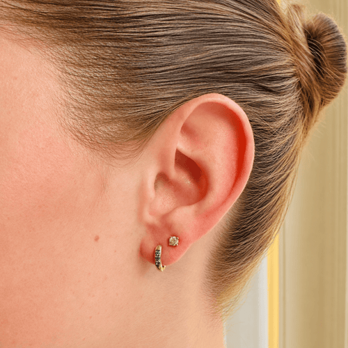 Boucles d'oreilles Boucles d’oreilles créoles en or jaune 14 ct et émeraudes 58 Facettes 2606041