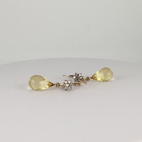 Boucles d'oreilles Boucles d’oreilles pendantes en or jaune 14k, quartz citron et diamants 58 Facettes