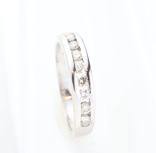 Bague 56 Demi-alliance en or blanc 18K et diamants, 0,45 ct 58 Facettes 130023