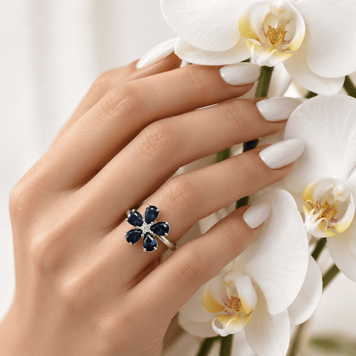 Bague 53 Bague florale en or blanc 750, saphirs et diamant 58 Facettes 50548