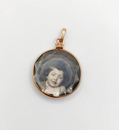 Pendentif Pendentif porte-photo en or rose 18k avec verres facettés, vers 1900 58 Facettes A07973