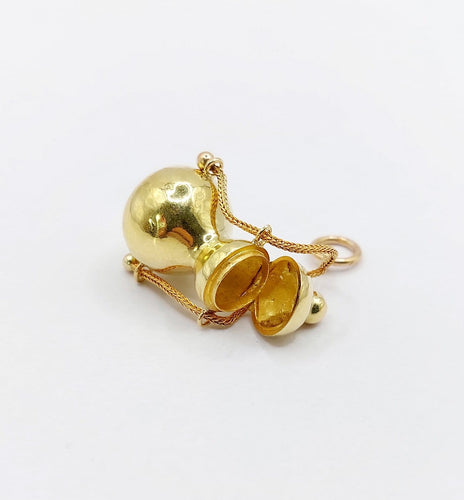 Pendentif Pendentif à parfum ou à poison en or 18k, vers 1920 58 Facettes A07975
