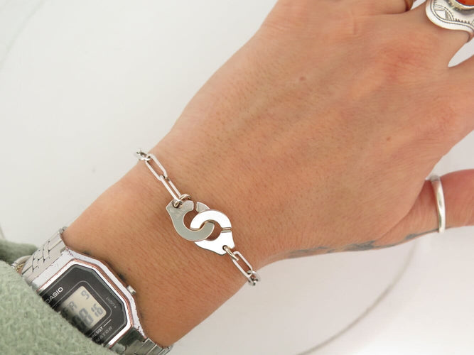 Bracelet Dinh Van - Bracelet Menottes R12 en or blanc 18k, 16 cm, 8,12 g 58 Facettes 277306