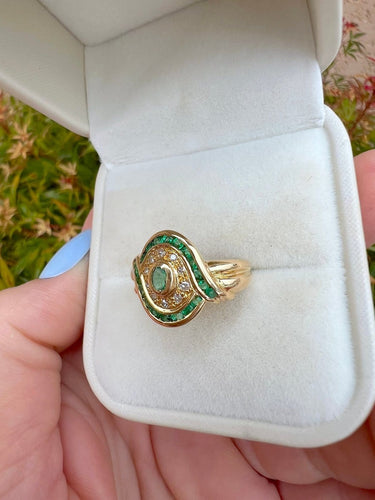 Bague 54.5 Bague en or jaune 18 carats, émeraudes et diamants 58 Facettes 441