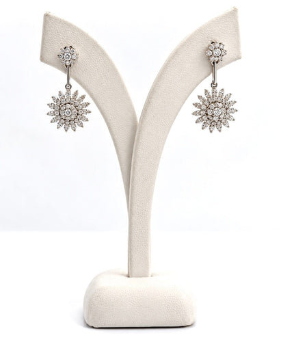 Boucles d'oreilles Étoiles des neiges - Boucles d’oreilles pendantes en or blanc et diamants naturels 58 Facettes 91089
