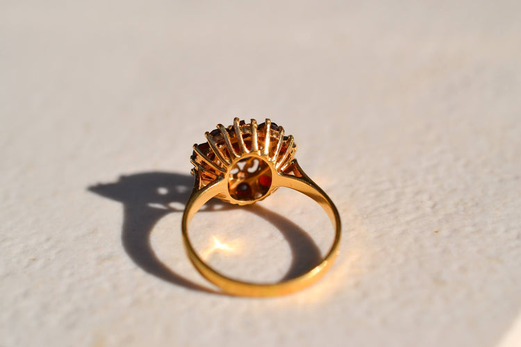 Bague 53 Bague marguerite en or jaune 18 carats et grenats 58 Facettes 4113