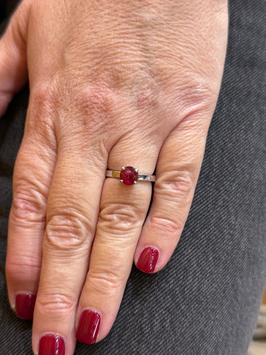 Bague 50.5 Maison JAUBALET Judith Solo - Solitaire en or blanc 18 carats avec rubis de Birmanie 58 Facettes 91082