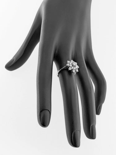 Bague 51 Bague cocktail française certifiée HRD en or blanc 18 carats avec diamants naturels 58 Facettes A2131