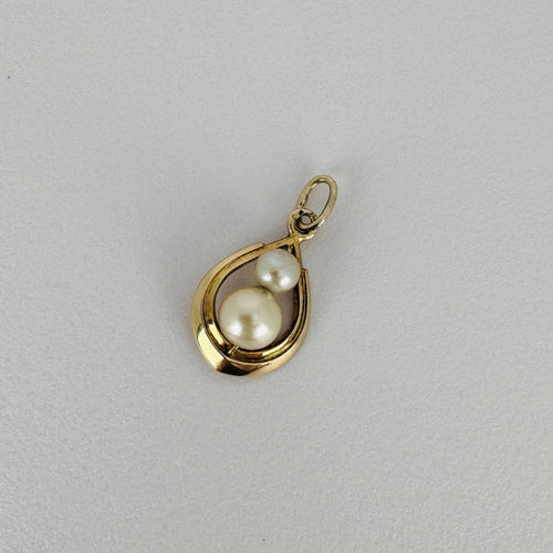 Pendentif Pendentif en or jaune 14k avec deux perles 58 Facettes 2604028