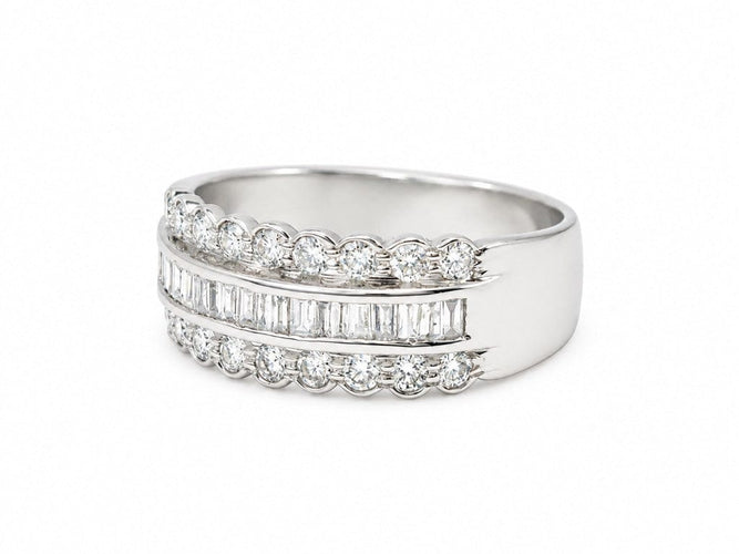 Bague 57.5 Bague bandeau en or blanc 18 carats, diamants taille brillant et baguette, 1,20 ct 58 Facettes 30684